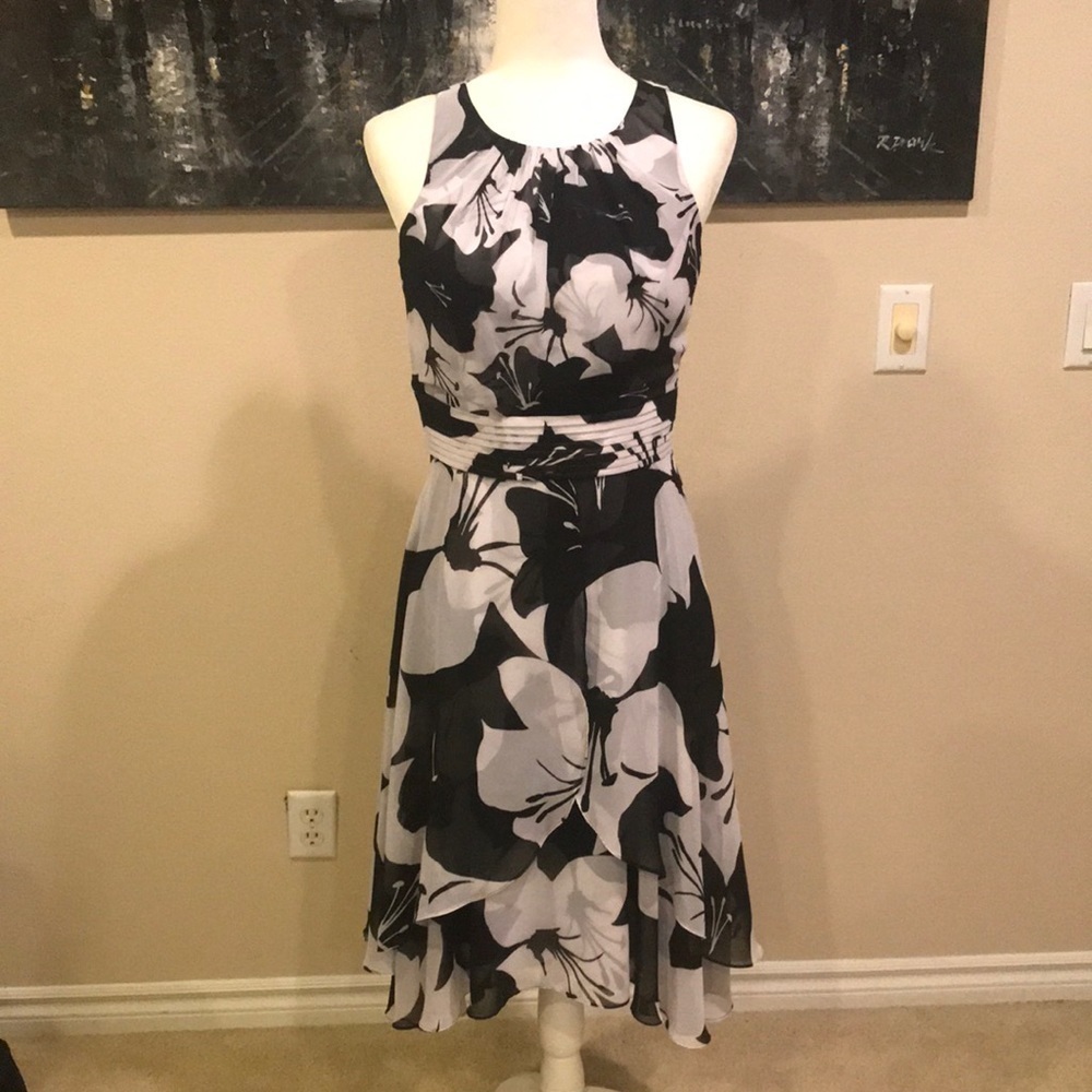 White House Black Market Chiffon Dress-Size 4